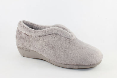Zapatilla cerrada de mujer con cuña Vulladi 276-123 Gris