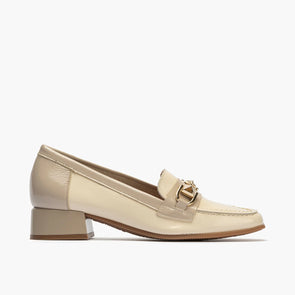 Mocasín con adorno metal mujer de Pitillos 10481 Crema-Piedra
